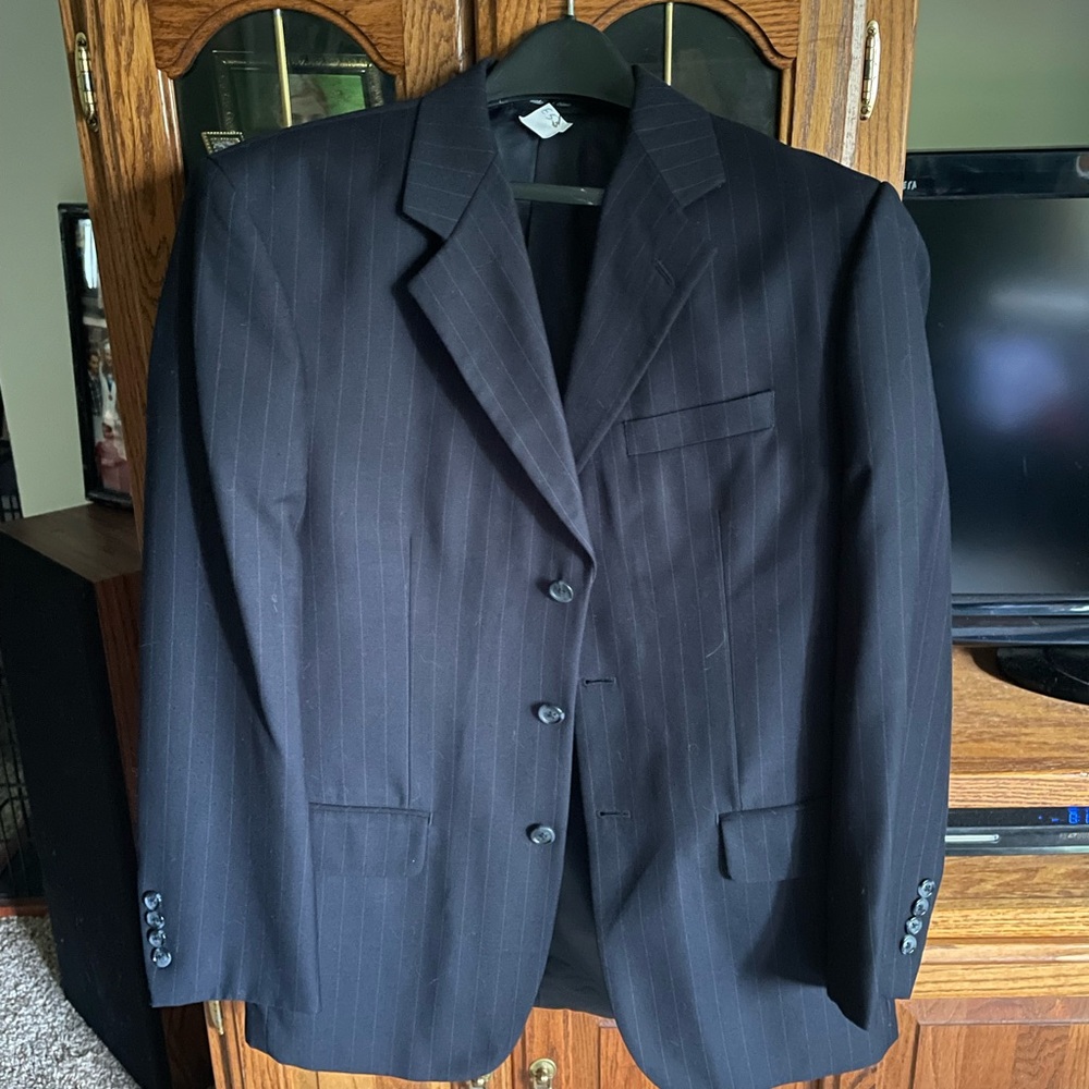 George brand men’s 2 pc. navy blue pinstriped suit